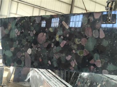 Placă de granit verde