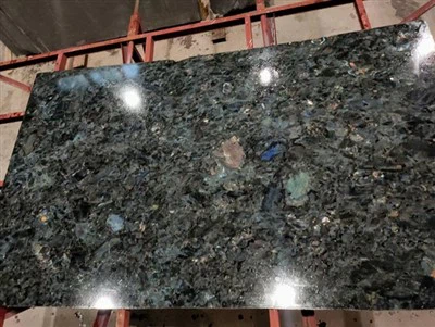 Granit albastru labradorit
